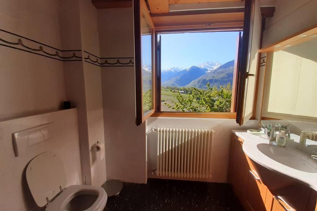 fantastica villa fra le Alpi valtellinesi Tresivio Esterno foto